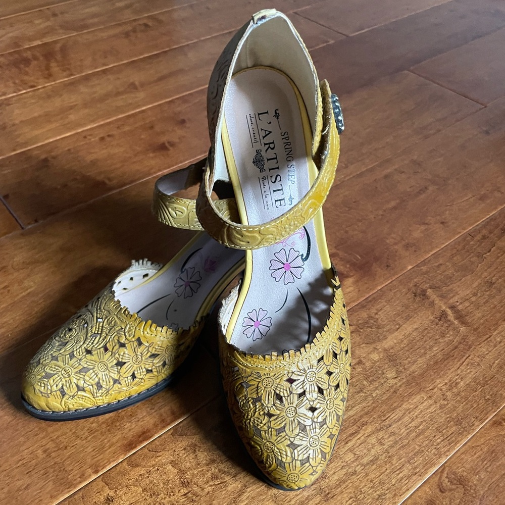 Spring Step Yellow Floral Mary Jane Heels with Embossed Detail - Picture 2 of 5